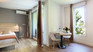 Unclassified image, 5 of 16, button - Residence Odalys Clos de la Chartreuse *** - Studio 2 People (AIX EN PROVENCE)