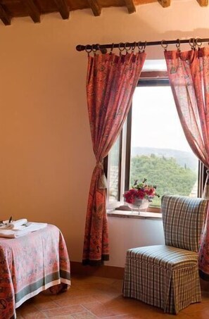 2 bedrooms, iron/ironing board, internet - Montestigliano, an authentic farmhouse in the heart of Tuscany, is an oasis of peace and beauty that offers its guests refined residences and an enchanting view (Rosia - Sovicille)