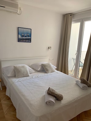 1 bedroom, free WiFi, bed sheets