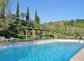 Pool - Villa Gilia B: A characteristic and welcoming two-story apartment that is part of a villa surrounded by the greenery, with Free WI-FI. (Certaldo)