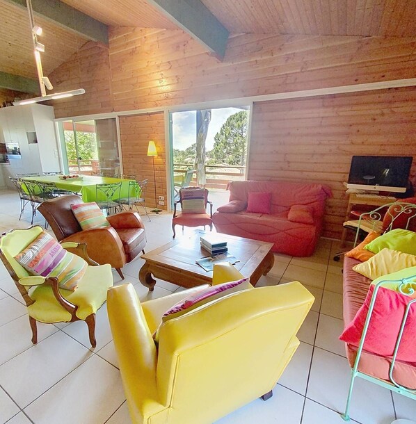 TV, DVD player, stereo