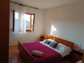 Free WiFi, bed sheets