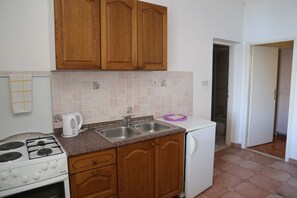 Frigorifero, forno, piano cottura