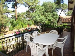 تناول الطعام بالخارج