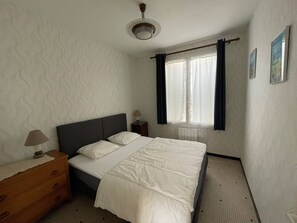 2 bedrooms