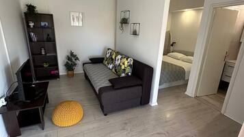 Free WiFi, bed sheets, wheelchair access