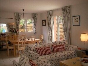 TV, DVD player - House 3 bedrooms, 6 people with private pool in Lacanau Ocean (LACANAU OCEAN)