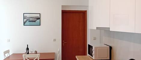 Frigorífic, forn, placa de cuina i rentaplats