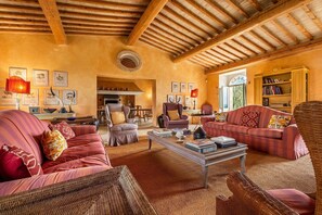 TV, fireplace, DVD player, stereo