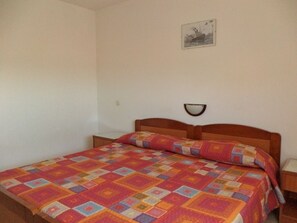 2 bedrooms, iron/ironing board, free WiFi, bed sheets - Apartment in Pula with Seaview, Terrace, Air condition, WIFI (633-2) (Pula)