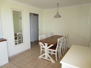 Dining - Apartment 2 bedrooms, 6 people, ocean view, residence with pool, Lacanau Ocean (LACANAU OCEAN)