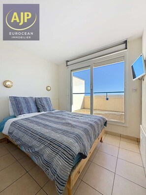 2 chambres, fer et planche à repasser