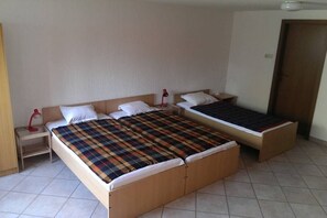 1 bedroom, free WiFi, bed sheets - Apartment in Umag with Terrace, Air condition, WIFI (4259-2) (Umag)