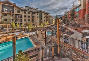 A heated pool - Large 4 Bedroom Ski-in/Out, Sleeps 12, Vaulted Ceilings, Pool, Hot Tub MC12A (Park City)