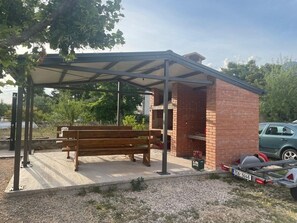 Outdoor dining - Apartment in Seline with Seaview, WIFI, Washing machine (4209-1) (Seline)