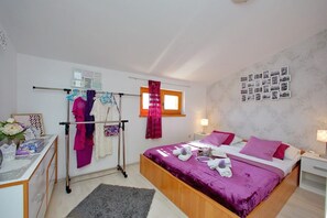 2 bedrooms, free WiFi, bed sheets