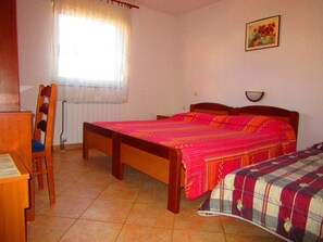 2 chambres, fer et planche à repasser, accès au Wi-Fi (inclus)