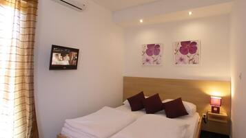 Free WiFi, bed sheets