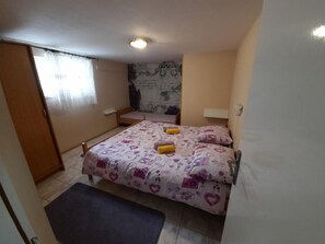 1 室のベッドルーム、WiFi (無料)、ベッドシーツ、車椅子でアクセスできる設備