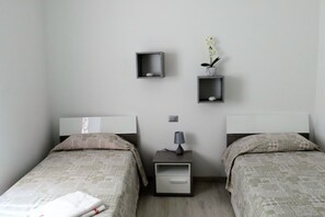 2 quartos, ferros/tábuas de passar roupa, Wi-Fi, roupa de cama