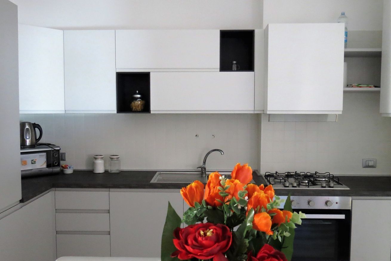 冰箱、微波炉、烤箱、炉灶