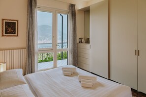 5 bedrooms, in-room safe, iron/ironing board, free WiFi