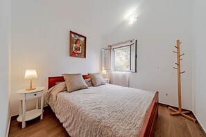 2 bedrooms, bed sheets