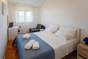 1 bedroom, iron/ironing board, free WiFi, bed sheets