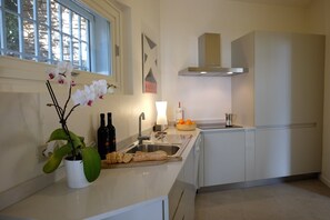 Fridge, microwave, oven, dishwasher