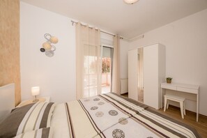 2 bedrooms, free WiFi, bed sheets, wheelchair access