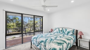 3 bedrooms, iron/ironing board, WiFi