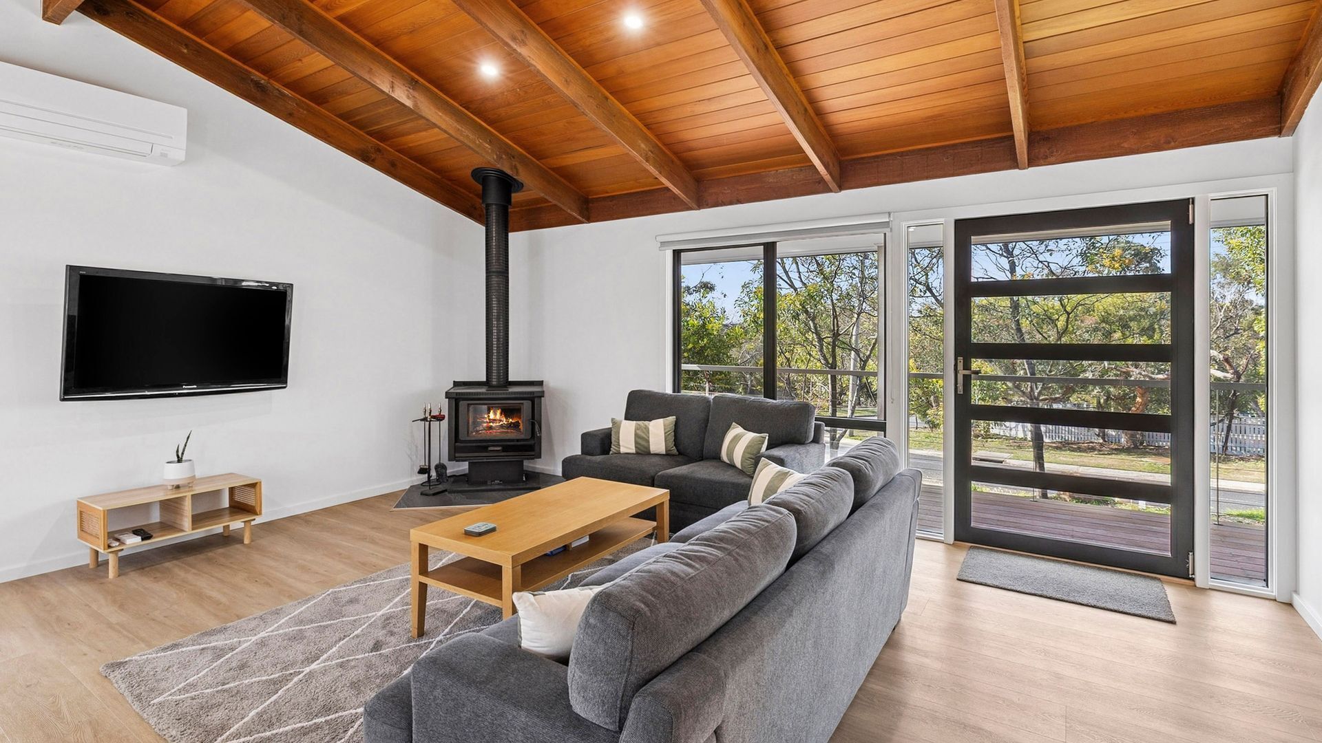 Smart TV, fireplace, DVD player, stereo