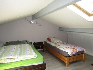 1 bedroom, iron/ironing board - House 5 people, residence "Le Bidaou", Lacanau Ocean (LACANAU OCEAN)