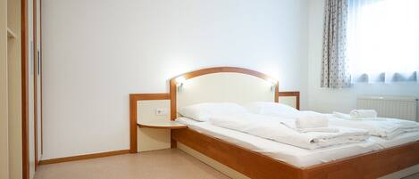 1 bedroom, in-room safe, travel cot, free WiFi