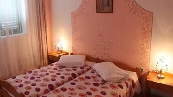 1 bedroom, free WiFi, bed sheets