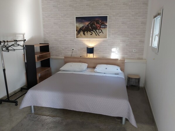 1 bedroom, free WiFi, bed sheets