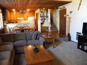 Flat-screen TV, fireplace, DVD player