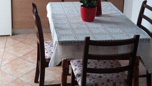 茶具/咖啡用具、冰箱、电热水壶