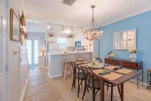 Dining - BELLA VITA ~ 2/1.5 located in the Truman Annex with a community pool! (Key West)