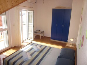 1 bedroom, iron/ironing board, free WiFi, bed sheets