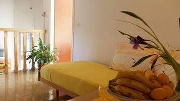 3 makuuhuonetta, silitysrauta/-lauta, ilmainen Wi-Fi, vuodevaatteet