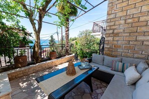 Terrace/patio - Apartment in Trogir with Seaview, Terrace, Air condition, WIFI (3459-3) (Trogir)
