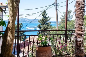 Property grounds - Apartment in Trogir with Seaview, Terrace, Air condition, WIFI (3459-3) (Trogir)
