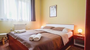 2 bedrooms, free WiFi, bed sheets