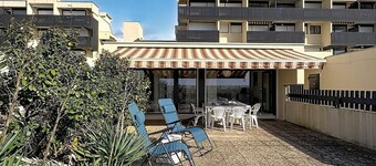 Apartment facing the ocean, on one level, for 2 to 4 people