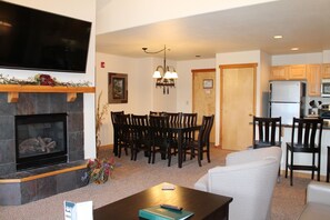 TV, fireplace - Last minute price reduction. Grand Timber Lodge 3BR. Avail Jun 13-20    (Breckenridge)