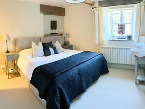 1 bedroom, free WiFi, bed sheets - The Owlery at Aysgarth (Aysgarth, near Leyburn)