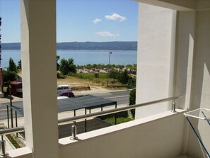 Property grounds - Apartment in Omiš with Seaview, Terrace, Air condition, WIFI (3422-6) (Omiš)