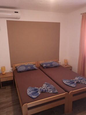 2 bedrooms, iron/ironing board, free WiFi, bed sheets - Apartment in Stanići with Seaview, Balcony, Air condition, WIFI (634-1) (Stanici)