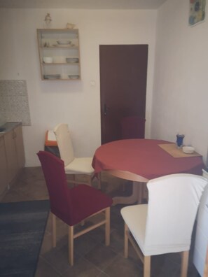 Dining - Apartment in Stanići with Seaview, Balcony, Air condition, WIFI (634-1) (Stanici)